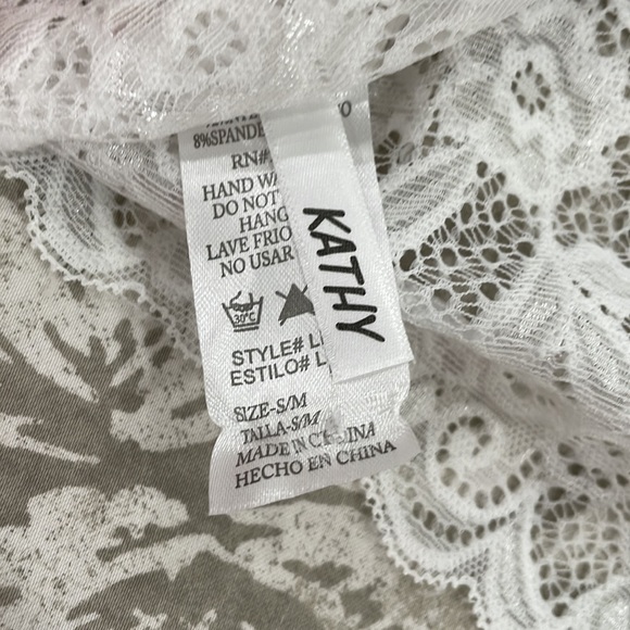 LACE CROP TOP🤍🤍WHITE, S/M - Picture 5 of 5